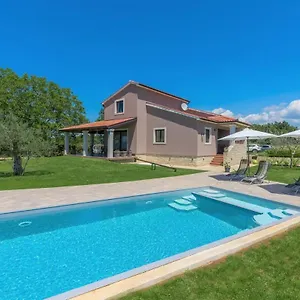 House , Tinjan Kroatien